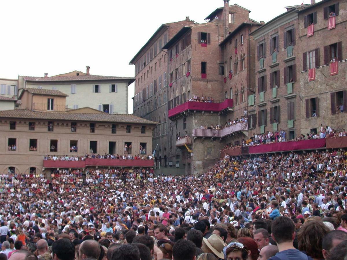 Appartamento Del Campo Siena Bagian luar foto